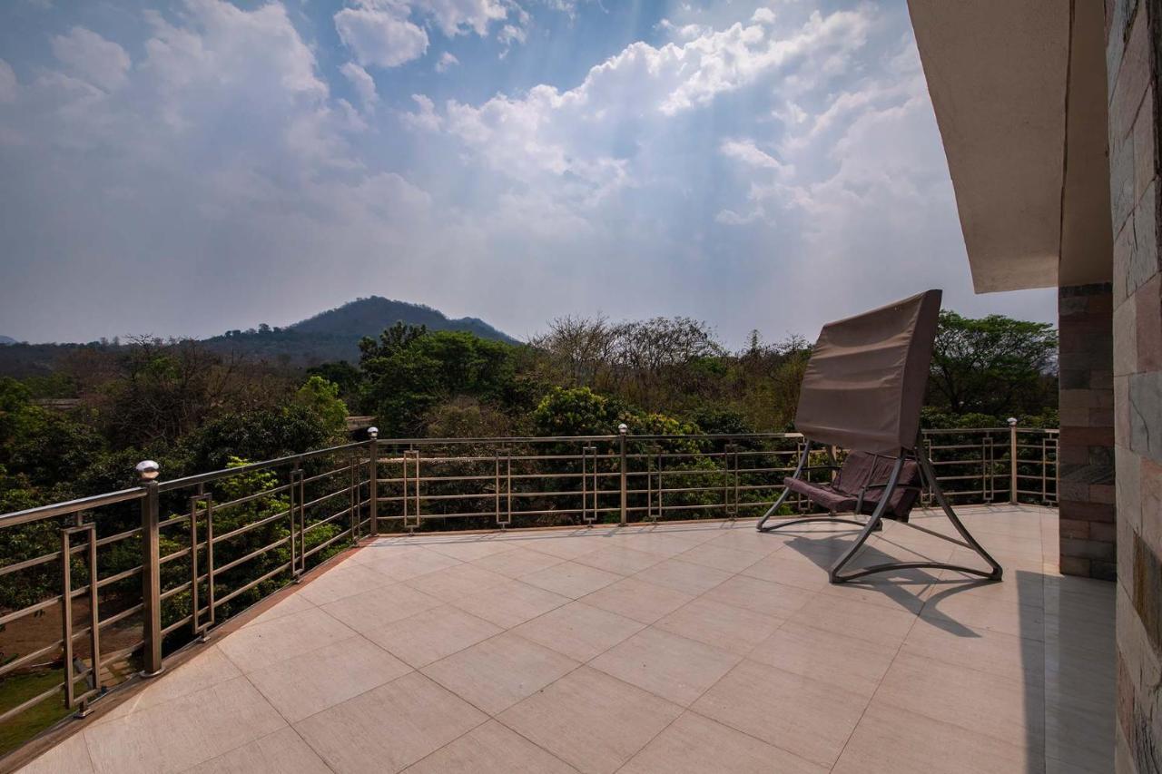 Aqua & Sage By Stayvista - Riverside Villa With Pool & Terrace Karjat Ngoại thất bức ảnh