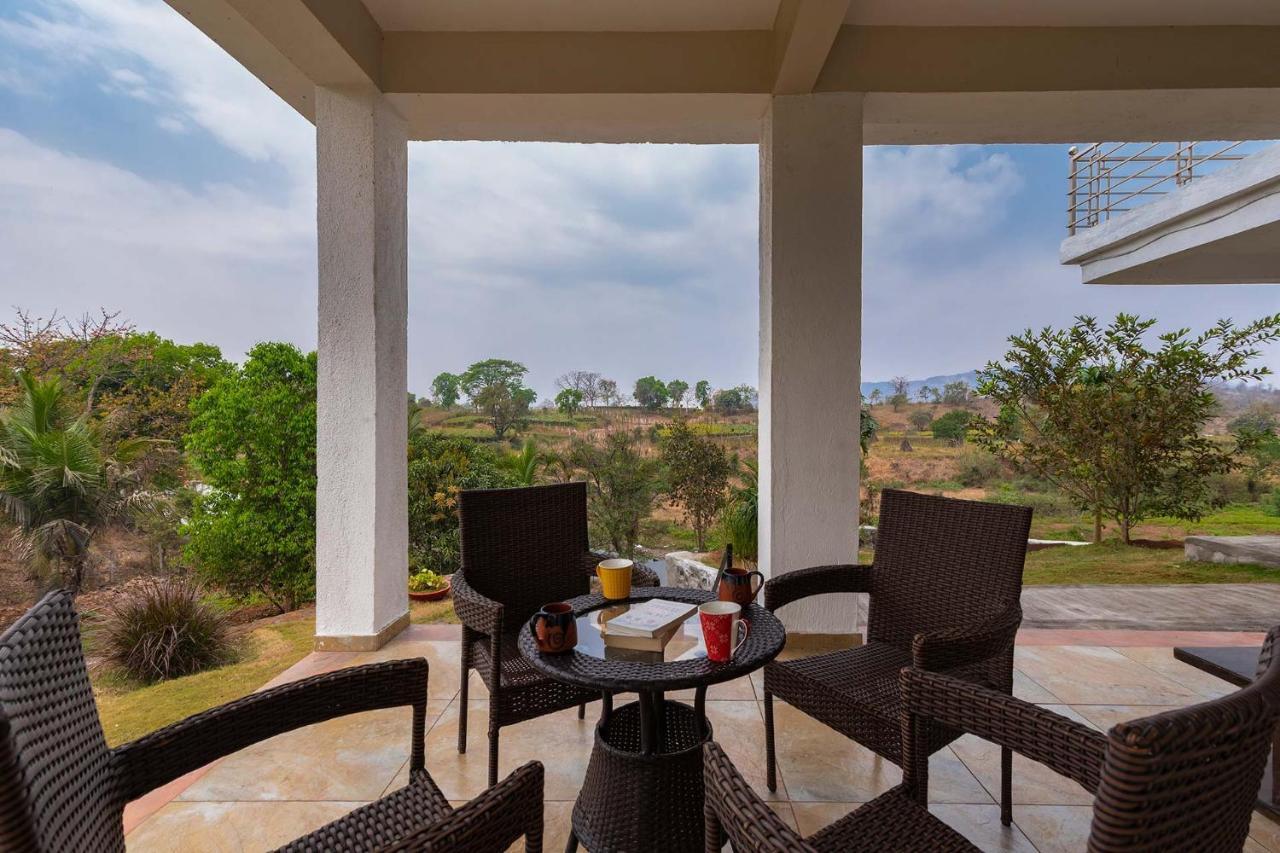 Aqua & Sage By Stayvista - Riverside Villa With Pool & Terrace Karjat Ngoại thất bức ảnh