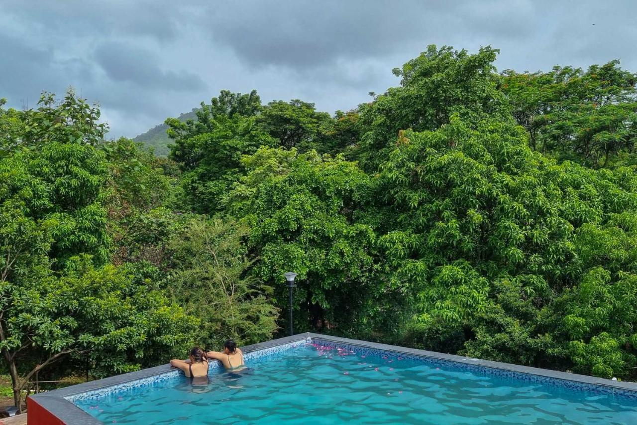 Aqua & Sage By Stayvista - Riverside Villa With Pool & Terrace Karjat Ngoại thất bức ảnh